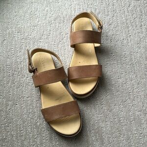 Nisolo platform sandal, almond color, size 9.5
